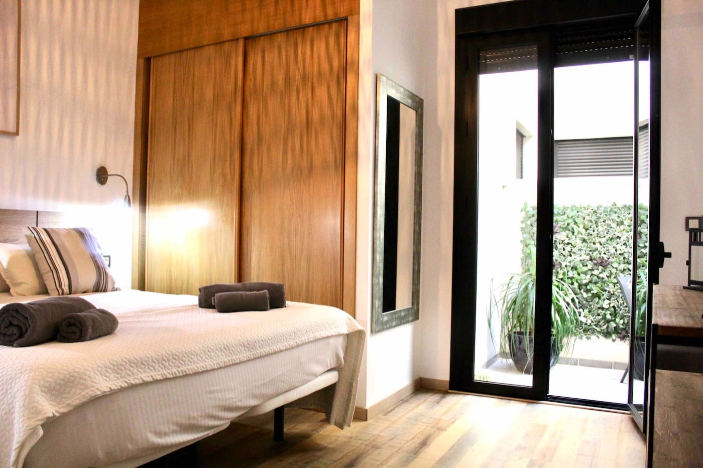 Downtown Jinetes Deluxe 2 with pool & free parking