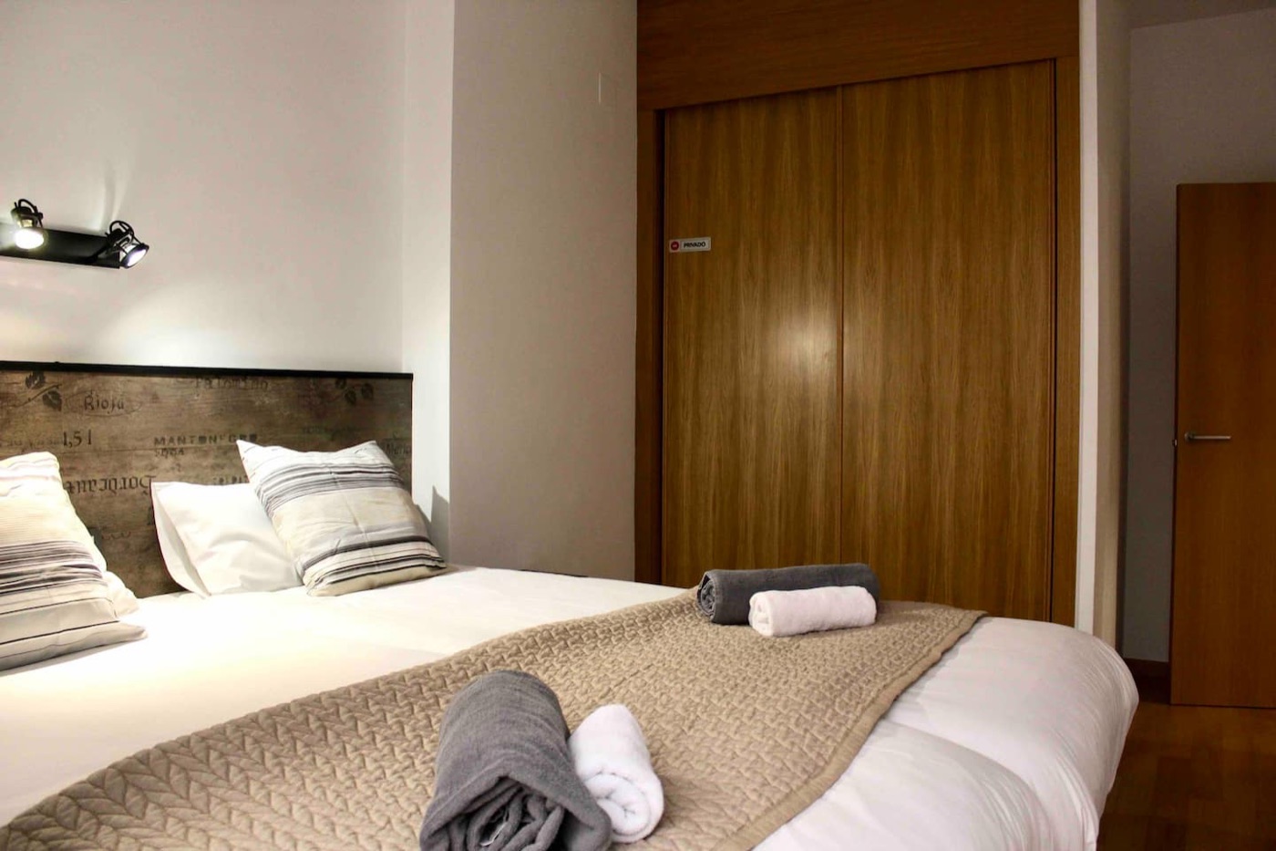Downtown Jinetes Deluxe 2 with pool & free parking — foto 4